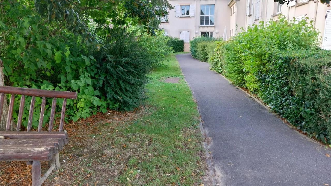 Appartement Cosy - Disneyland & Villages Nature Villeneuve-Saint-Denis Eksteriør billede